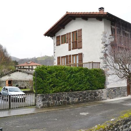Ura Apartman Lesaka Kültér fotó